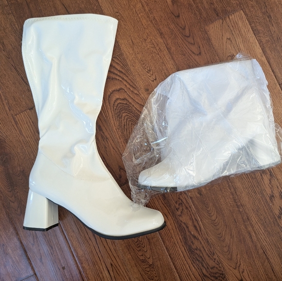 NWT Ellie 3" White Faux Patent Leather Gogo Knee High Zip Boots Size 14 Ladies - Picture 3 of 7